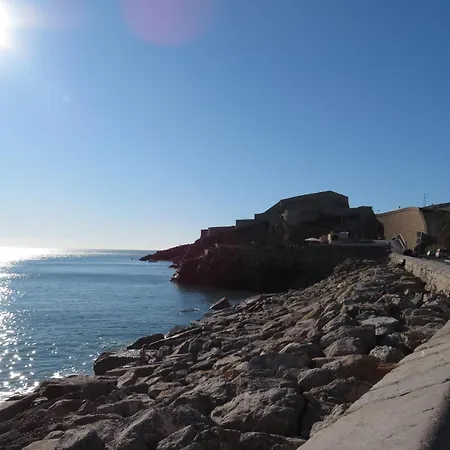 Climatisé Face Avec Parking à - Fr-1-338-539 Sète