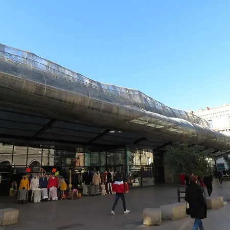 Climatisé Face Avec Parking à - Fr-1-338-539 Sète