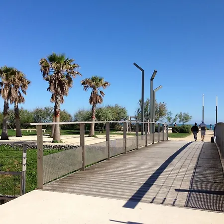 Apartment Climatise Face Avec Parking A - Fr-1-338-539 Sète