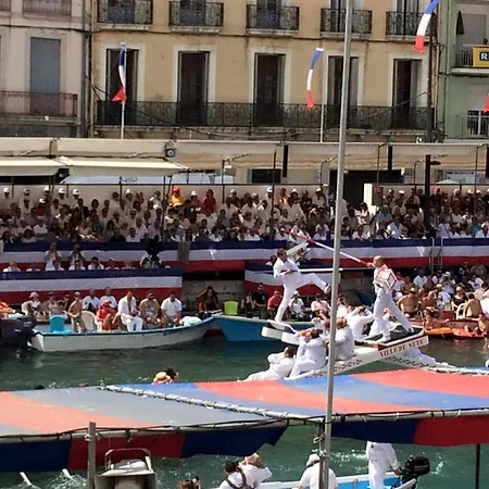 Climatise Face Avec Parking A - Fr-1-338-539 * Sète